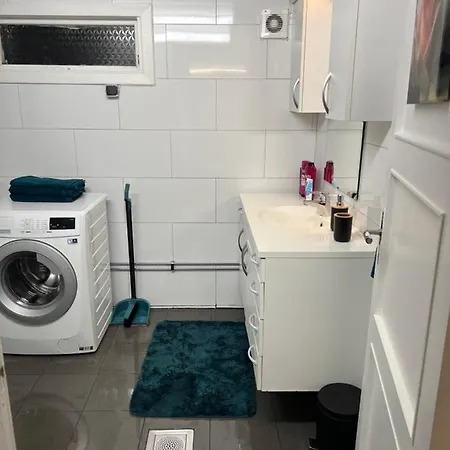 Koselig Leilighet Naer Eb Stranda Apartment *